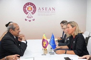 
The European Union (EU) has offered to help Sri Lanka counter violent extremism. During a bilateral meeting with Foreign Minister Tilak Marapana in Thailand, EU High Representative/Vice-President Federica Mogherini stressed the EU’s solidarity with Sri Lanka following the Easter Sunday attacks.
