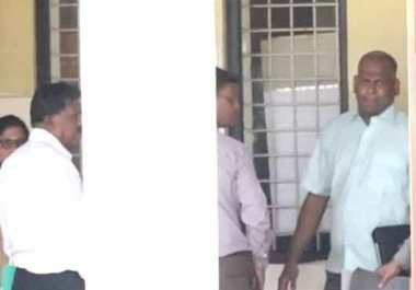 
Nadaraja Sedurupan, the founder of an LTTE website and a pro-LTTE supporter of the Tamil diaspora, has been arrested by the Nelliyadi Police.

Sethurpan, is a Norwegian passport holder and was arrested on Friday.

The suspect has been arrested following a warrant issued by the Kilinochchi Magistrate's Court for threatening a person over the phone and failing to appear in court in connection with a ransom case.
