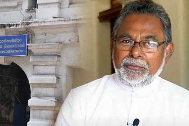 

Editor of the official Catholic Sinhala weekly ‘Gnanartha Pradeepaya’, Rev. Fr. Cyril Gamini Fernando reported to the Criminal Investigations Department (CID) today for an investigation related to the 2019 Easter Sunday attacks.


