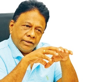 

 The four former Presidents who are in active politics should bow out for their own benefit and for the sake of the people, MP Dullas Alahapperuma said today. 



