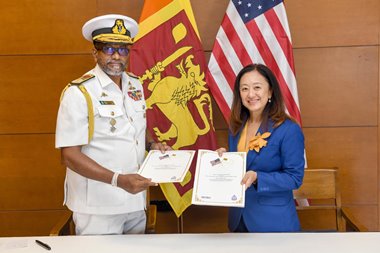 

The Sri Lanka Navy signed a Memorandum of Understanding (MoU) with the U.S. National Nuclear Security Administration yesterday (28).

The MoU was signed in the presence of the U.S. Ambassador to Sri Lanka, Julie Chung and the Commander of the Sri Lanka Navy, Vice Admiral Priyantha Perera.


