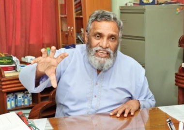 
Chairman of the Elections Commission Mahinda Deshapriya threatened to quit as EC head if a presidential election was conducted without holding the provincial council elections first.
He said that the duty of the Elections Commission was to hold the provincial council elections first and assured the nation that this was what was going to happen.
