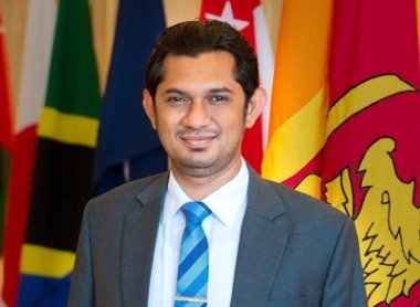 


Sugishwara Bandara, who served as the private secretary of former President Gotabaya Rajapaksa, has resigned from his position.
He has forwarded the letter to the former President Gotabaya Rajapaksa today (20).In his letter, he points out that he has decided to resign from his position in anticipation of a new political journey.


