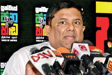 
The issues faced in upgrading the Kalmunai North Divisional Secretariat as an independent body would be resolved within three months, Minister Vajira Abeywardena said yesterday (Jun 20).

The Tamil National Alliance (TNA) has continuously insisted that this Divisional Secretariat must be established as a fully-fledged independent division. However, objections have been raised by certain fractions in this regard.

