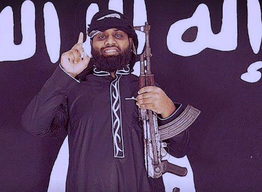 
The brother-in-law of National Thowheed Jamaath (NTJ) leader Zahran Hashim was arrested by the Colombo Crime Division (CCD) from Katupotha last night, police said

The 28-year-old suspect- Abdul Kader Asim- who had undergone weapon training in Nuwara Eliya alone with Zaharan, is the elder brother of Zaharan’s wife.
