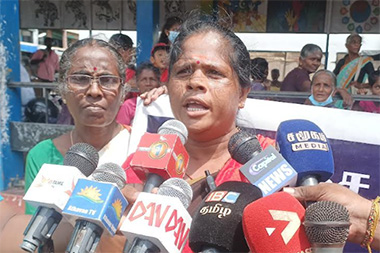 
ஐக்கிய நாடுகள் சபையின் மனித உரிமைகள் பேரவைக் கூட்டத்தொடரில் கலந்துகொண்டு தமிழ் மக்களுக்காகக் குரல் கொடுப்பதாகக் கூறும் நாடாளுமன்ற உறுப்பினர் ராமநாதன் அர்ச்சுனாவின் செயற்பாடுகளை கடுமையாக கண்டிப்பதாக வடக்கு, கிழக்கில் தொடர்ச்சியாகப் போராடிவரும் காணாமல் ஆக்கப்பட்டவர்களின் உறவுகளின் சங்கத்தினர் தெரிவித்துள்ளனர்.


