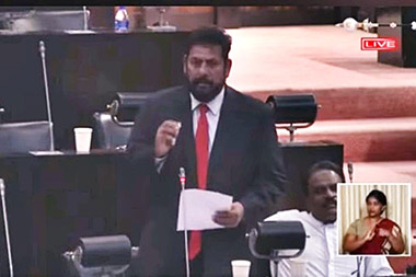 

மனதில் பயம் இல்லை என்றால் வெளிநாட்டு பொறிமுறையை அரசாங்கம் ஏற்றுக் கொள்ள வேண்டும் என்று இலங்கை தமிழரசுக் கட்சியின் அம்பாறை மாவட்ட பாராளுமன்ற உறுப்பினர் கே.கோடீஸ்வரன் தெரிவித்தார்.
