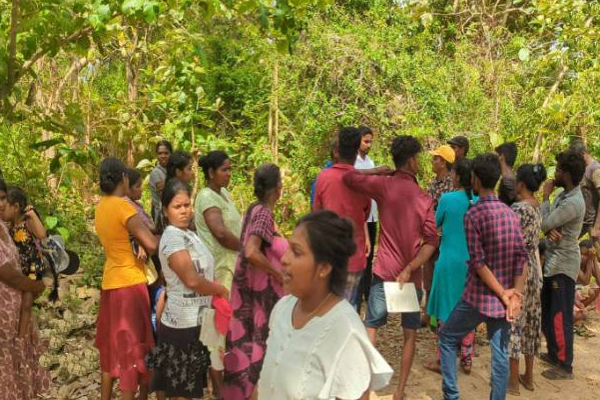 புதுக்குடியிருப்பில் வனவள திணைக்களம் அடாவடி! - வீடுகள் சிதைப்பு, முன்னாள் போராளிகள் காயம். 4