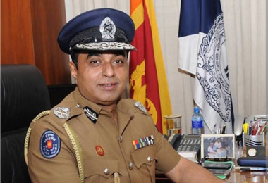 

முன்னாள் பொலிஸ்மா அதிபர் பூஜித் ஜயசுந்தரவிற்கு மரண தண்டனை விதித்து கொழும்பு நிரந்தர நீதாய மேல் நீதிமன்றம் இன்று  உத்தரவிட்டுள்ளது.


