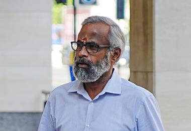 
The UK court has ordered the extradition of a Sri Lankan man accused of running a people-trafficking ring while employed at a chicken shop to France. Sathasivam Sivagankan, 58, a refugee granted asylum in Britain, allegedly organized clandestine Channel crossings from his rented home, as revealed in court documents.


